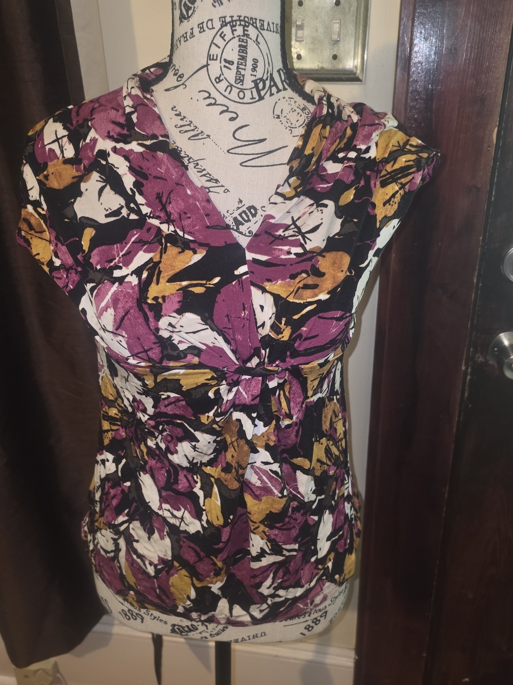 212 Floral Print V-Neck Women’s Top in Purple and Mustard XS
